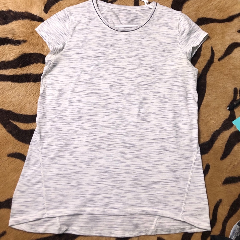 Lululemon top GREAT condition